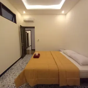  Hostal Rumah Wj And